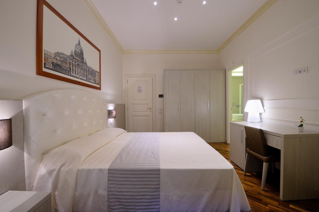Lory House Rom